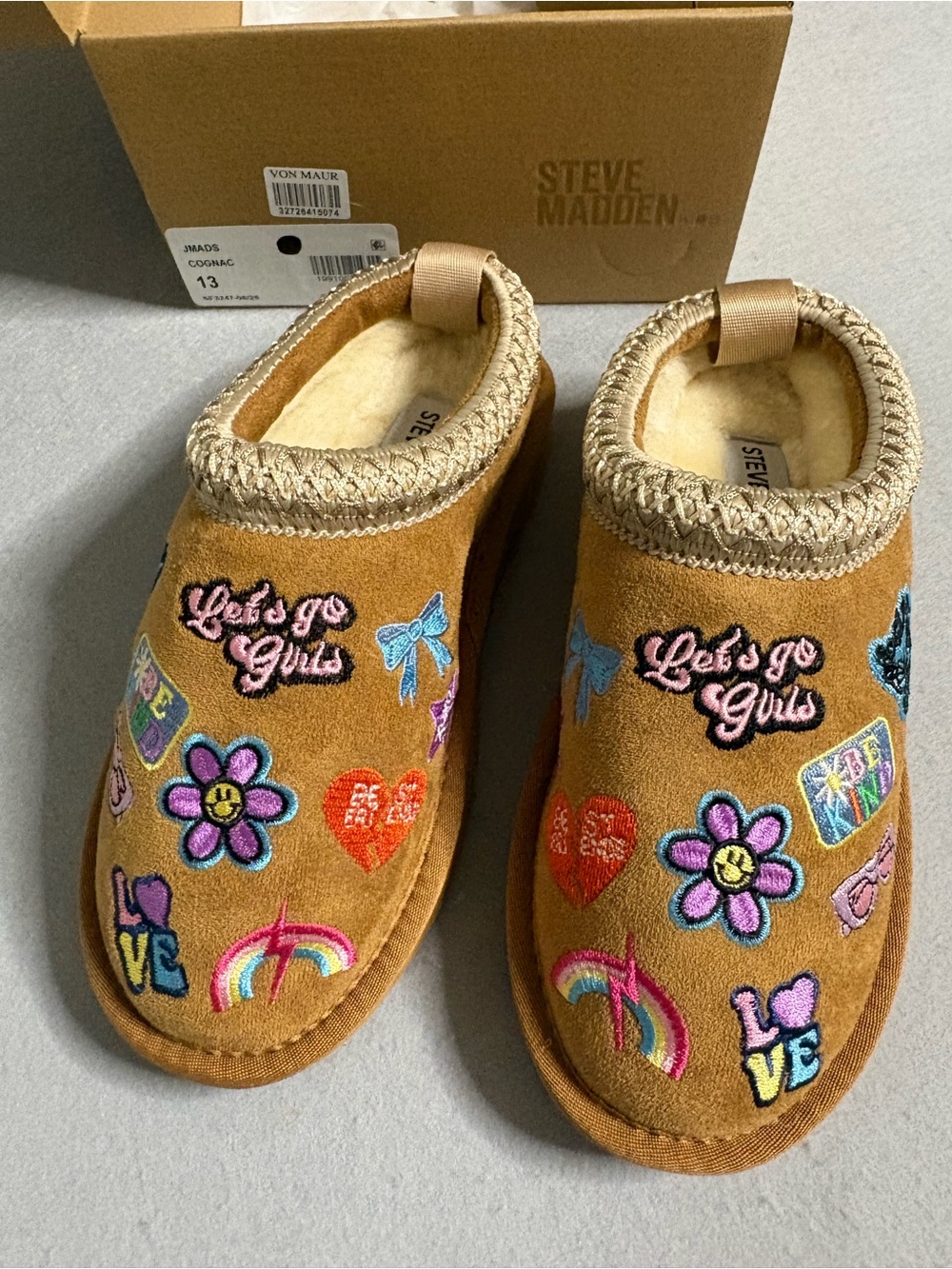 NWT Steve Madden Girls' Mads Slipper Tan Embroidered Cozy Slippers Sz 13 - Picture 2 of 7